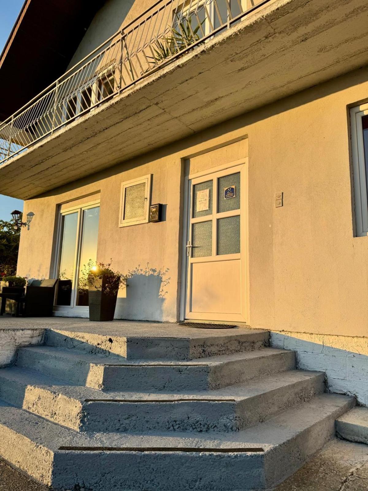 Mala Oaza Apartment Čačak Екстериор снимка