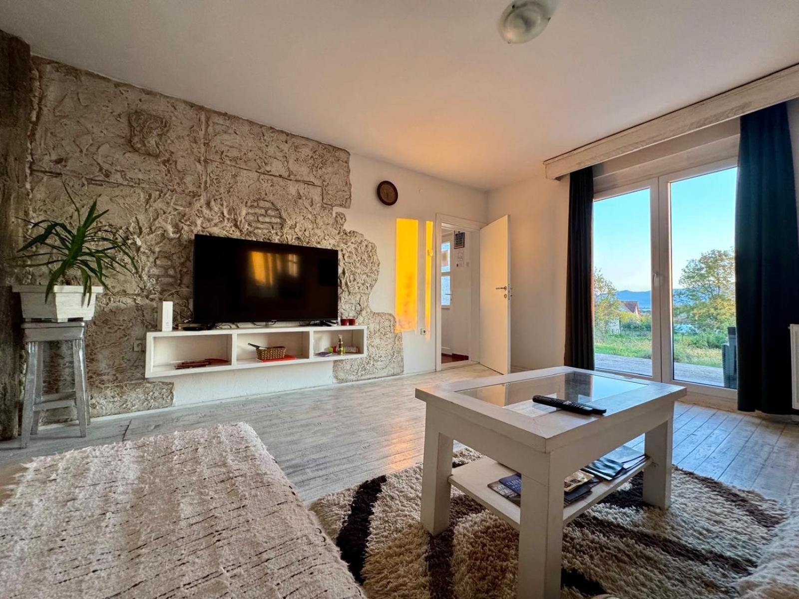 Mala Oaza Apartment Čačak Екстериор снимка